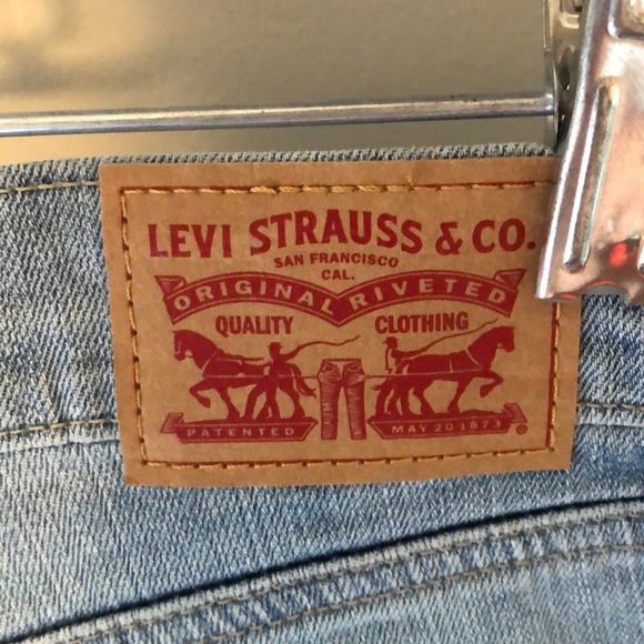 Levi shorts - Picture 3 of 4